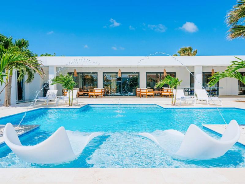Conch Beach Villa ,   