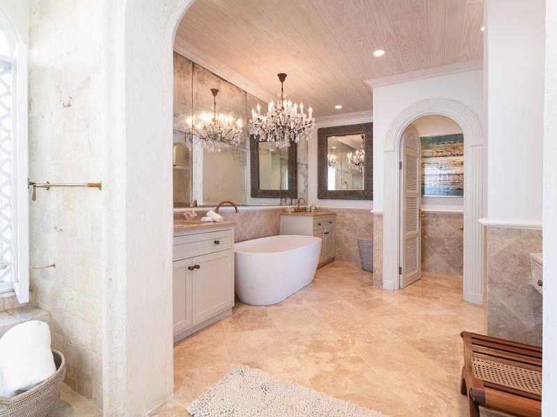 Old Trees Sea Breeze 204  , Beachfront villas Barbados , Old Trees , Paynes Bay , St James , West Coast Barbados  