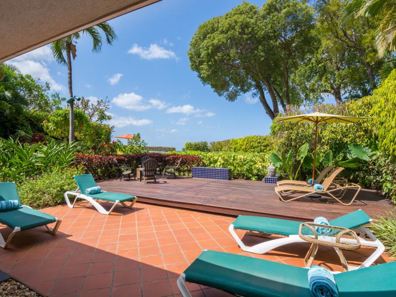 Thespina - Beachfront , St James  