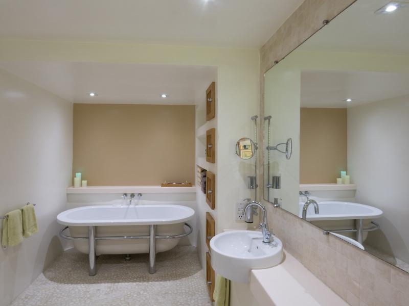 Thespina - Beachfront , St James  