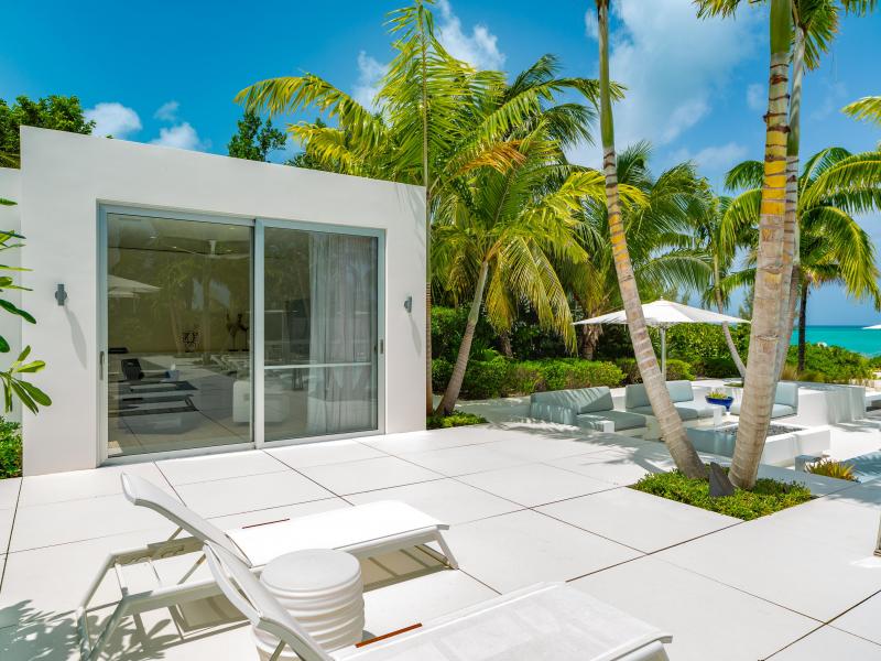 Emerald Pavilion - Beachfront , Grace Bay , Providenciales  