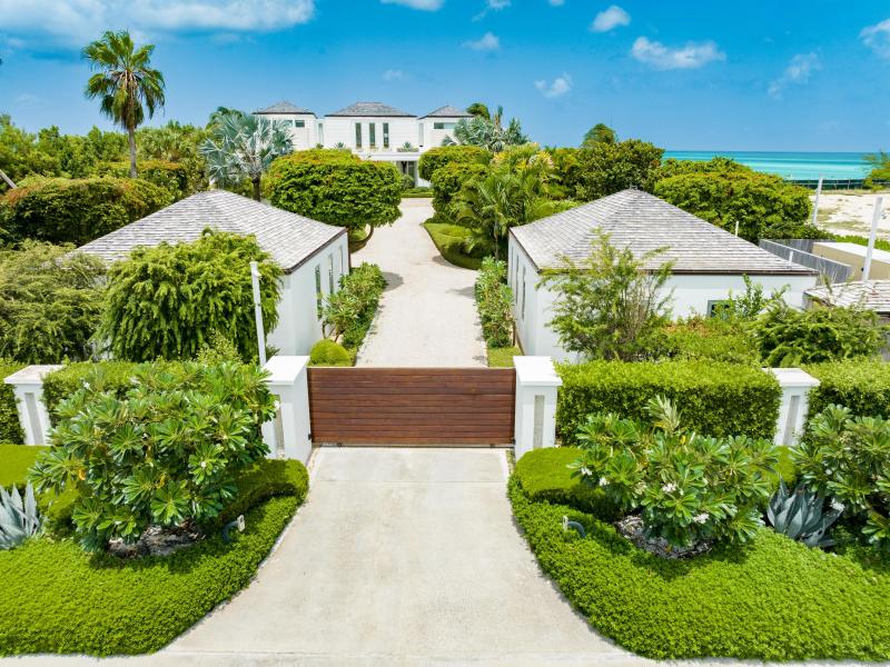Emerald Pavilion - Beachfront , Grace Bay , Providenciales  