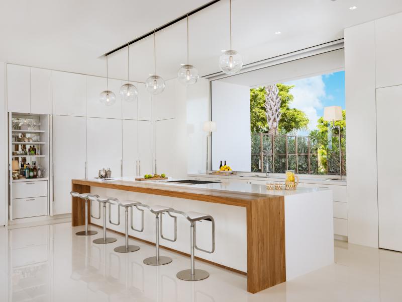 Emerald Pavilion - Beachfront , Grace Bay , Providenciales  