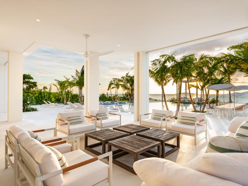 Emerald Pavilion - Beachfront , Grace Bay , Providenciales  