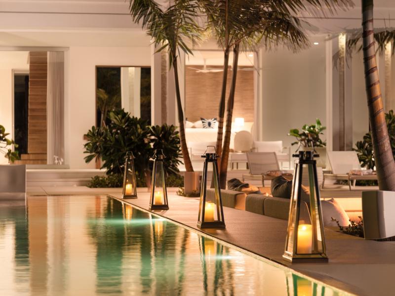 Emerald Pavilion - Beachfront , Grace Bay , Providenciales  