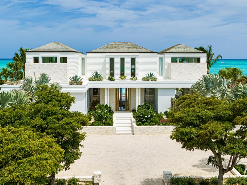 Emerald Pavilion - Beachfront , Grace Bay , Providenciales  