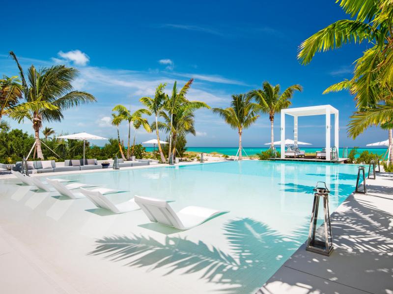 Emerald Pavilion - Beachfront , Grace Bay , Providenciales  