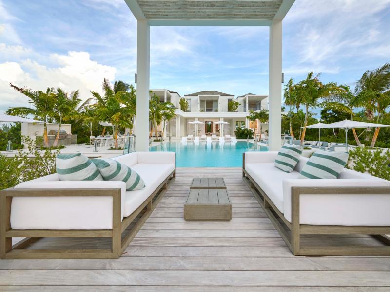 Emerald Pavilion - Beachfront , Grace Bay , Providenciales  