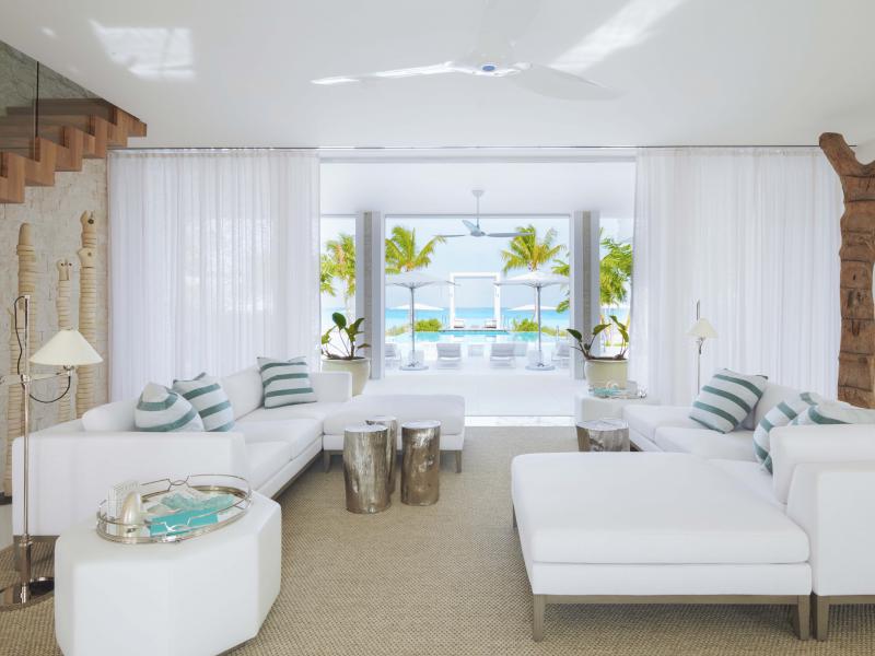 Emerald Pavilion - Beachfront , Grace Bay , Providenciales  