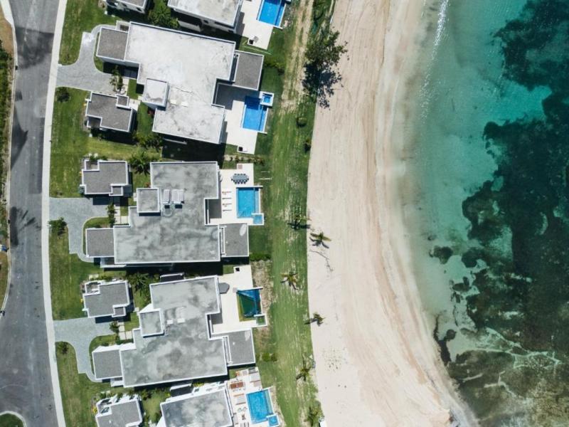 Endless - Palm Beach on Runaway Bay , Runaway Bay  