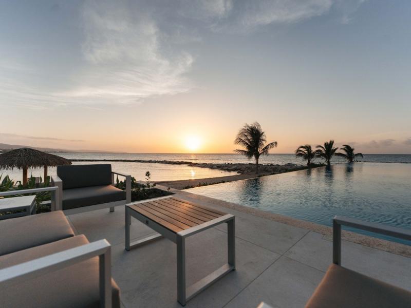 Endless - Palm Beach on Runaway Bay , Runaway Bay  