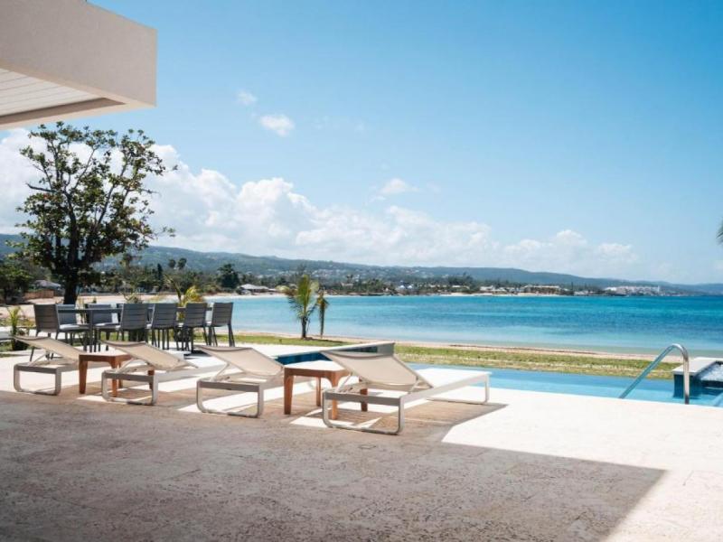 Endless - Palm Beach on Runaway Bay , Runaway Bay  