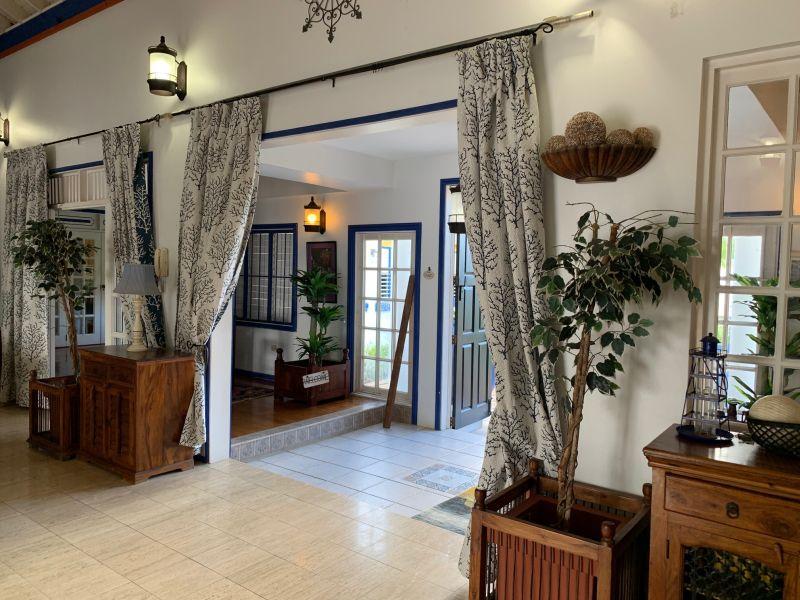 Villa Sapodilla , Mount Irvine  