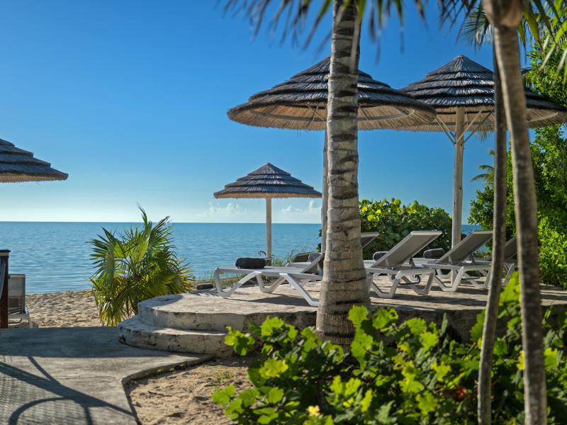 Goldfinger Villa - Beachfront , Long Bay  