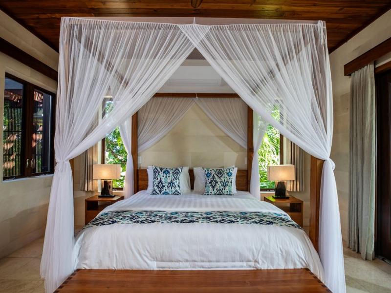 Beach Cake , Grace Bay , Turtle Cove  