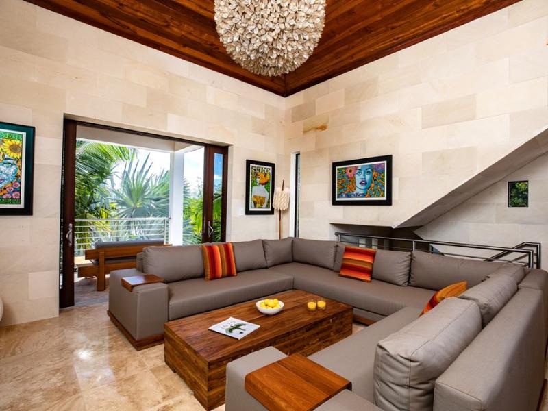 Beach Cake , Grace Bay , Turtle Cove  