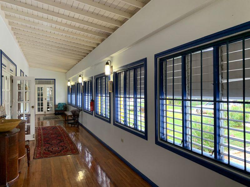 Villa Sapodilla , Mount Irvine  