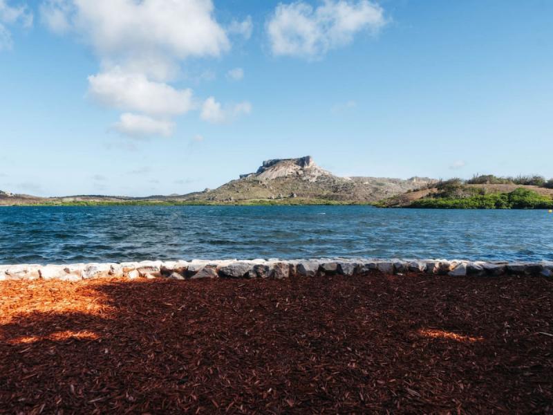 Isla Kiniw ,   