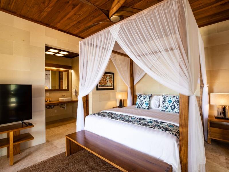 Beach Cake , Grace Bay , Turtle Cove  