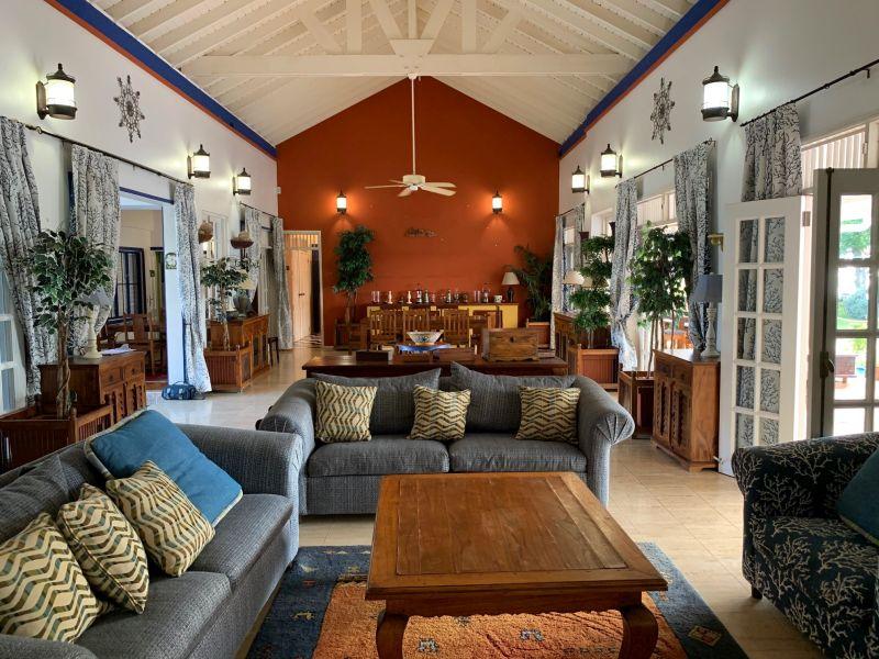 Villa Sapodilla , Mount Irvine  