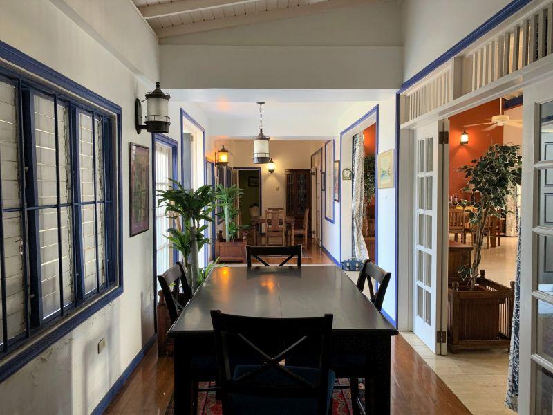 Villa Sapodilla , Mount Irvine  