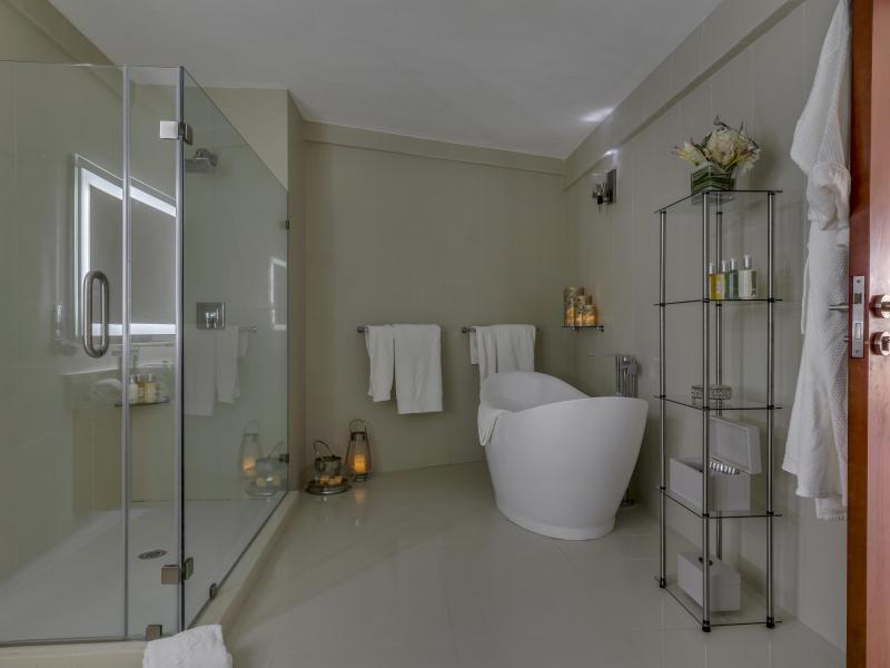 Mount Hartman Estate , L'Ance Aux Epines , Mount Hartman Bay  