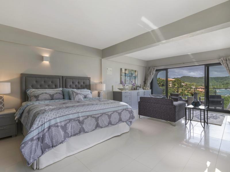 Mount Hartman Estate , L'Ance Aux Epines , Mount Hartman Bay  