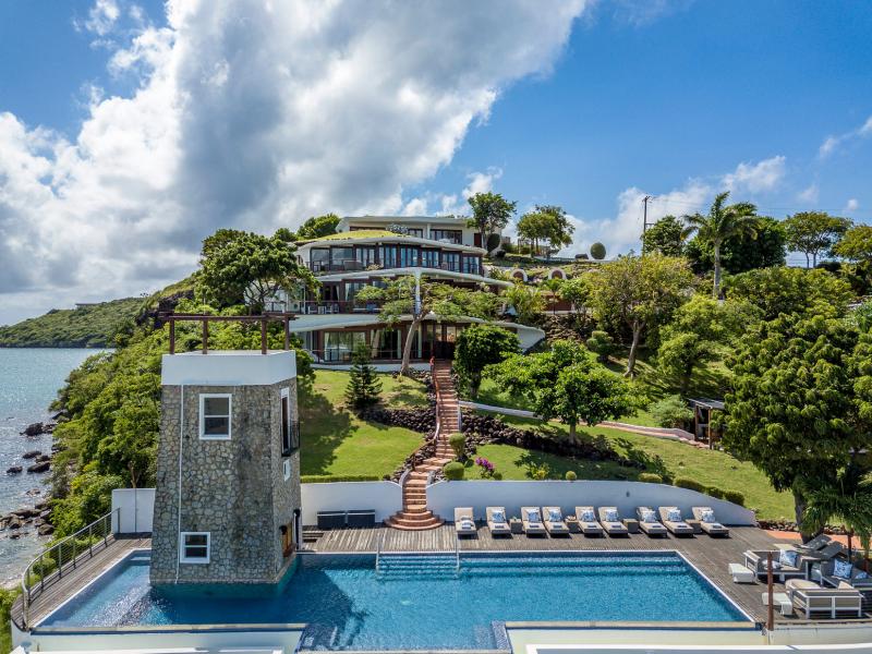 Mount Hartman Estate , L'Ance Aux Epines , Mount Hartman Bay  