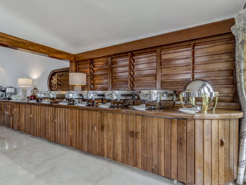 Mount Hartman Estate , L'Ance Aux Epines , Mount Hartman Bay  