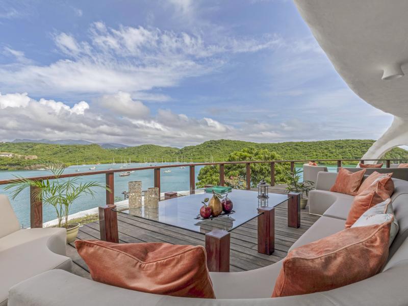 Mount Hartman Estate , L'Ance Aux Epines , Mount Hartman Bay  