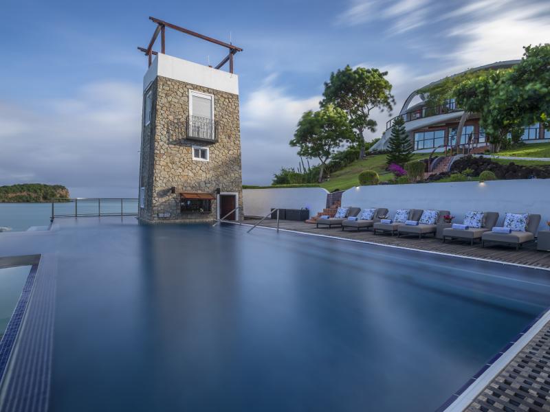 Mount Hartman Estate , L'Ance Aux Epines , Mount Hartman Bay  