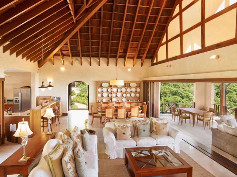 Villamia , Charlstown  