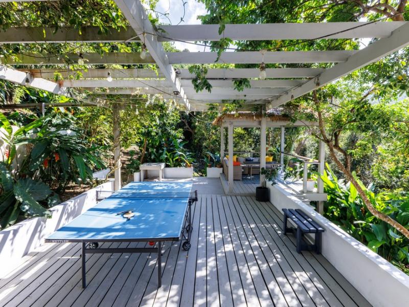 Nirvana. Tortola , Tortola  