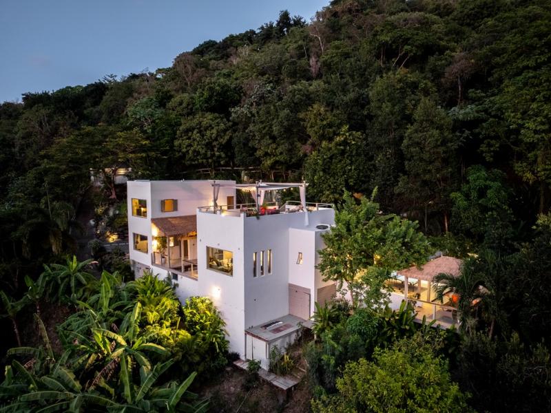 Nirvana. Tortola , Tortola  