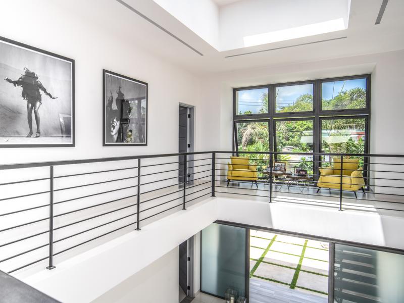 Villa Onyx , Beachfront villas Barbados , St Peter , West Coast Barbados  