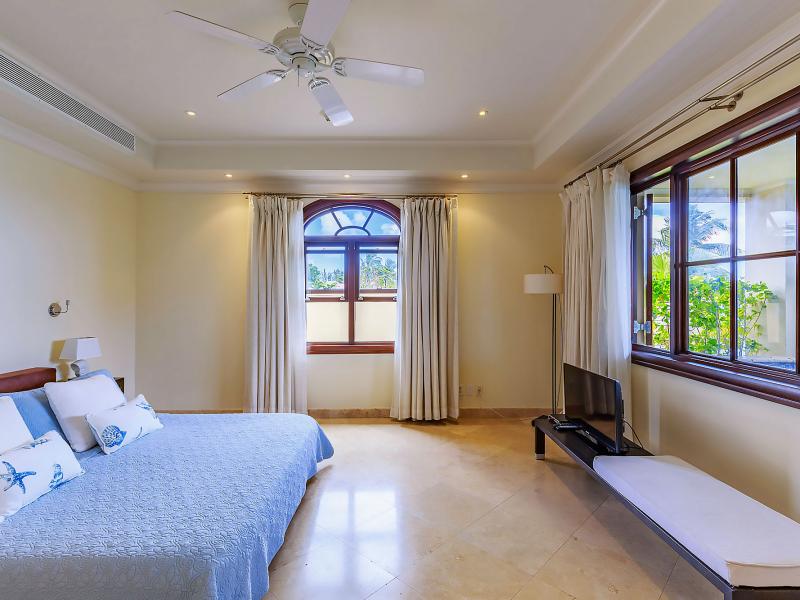 Sandy Cove 201 - Beachfront Paradise , Beachfront villas Barbados , Sandy Cove , St James , West Coast Barbados  