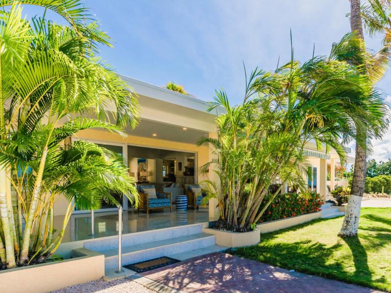 Pelican Beach Villa ,   