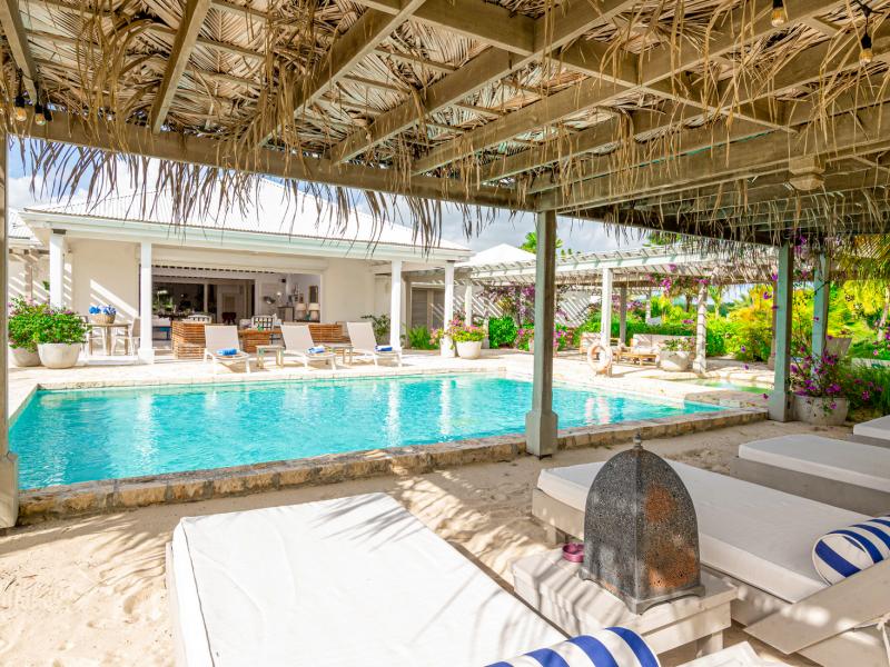 Palm One , Jolly Harbour  