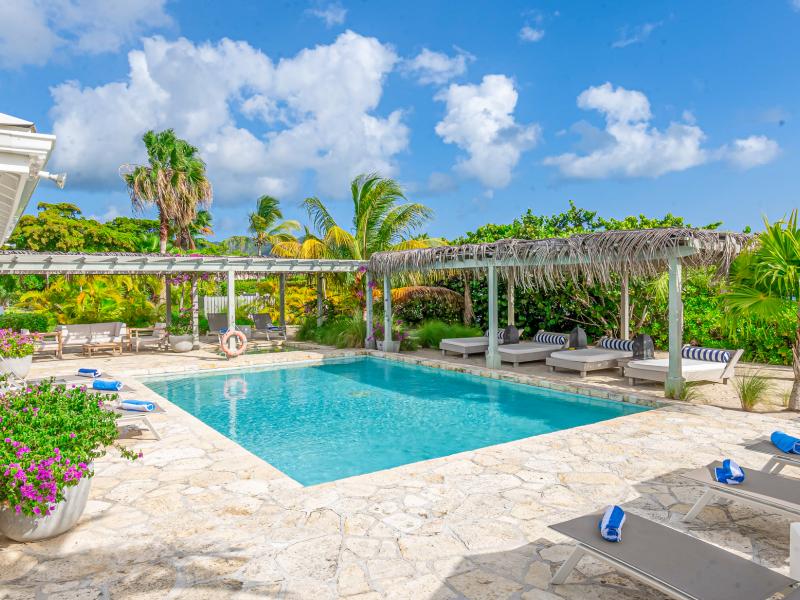 Palm One , Jolly Harbour  