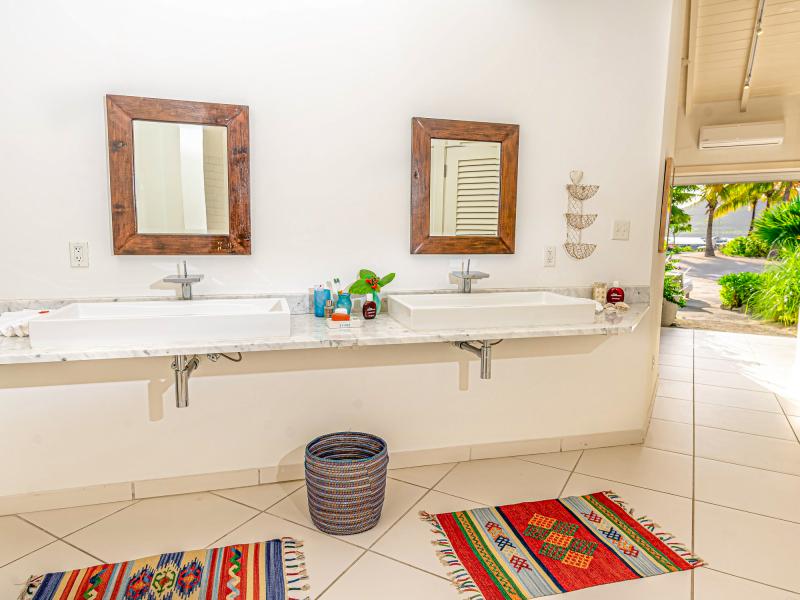 Palm One , Jolly Harbour  