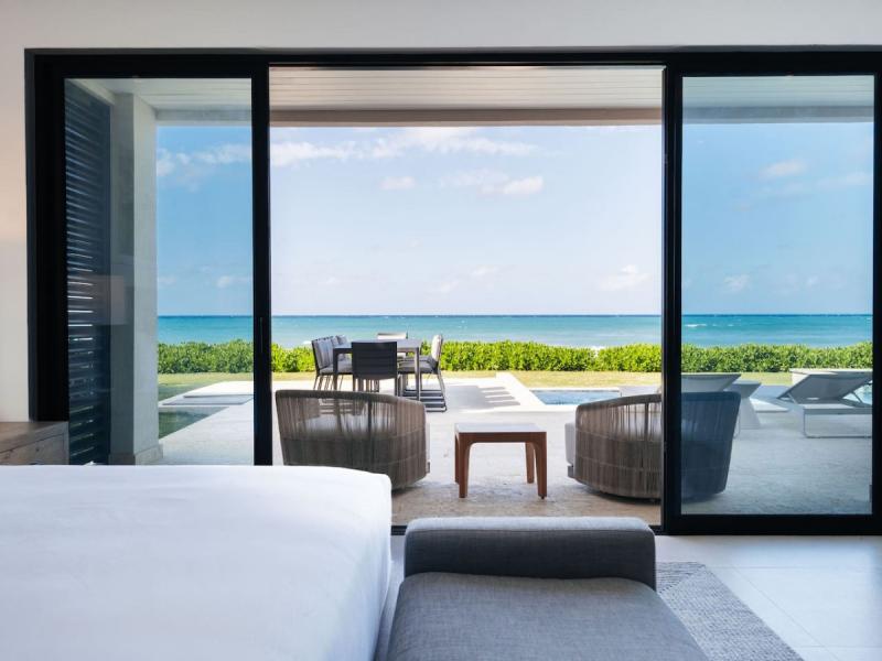 Poseidon's Shore - Palm Beach on Runaway Bay , Runaway Bay  