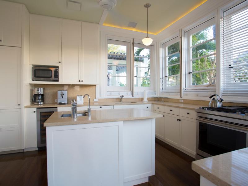 Villa Santosha , Long Bay  