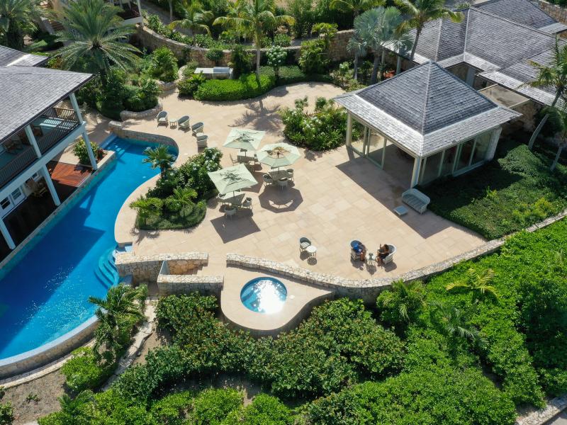 Villa Santosha , Long Bay  