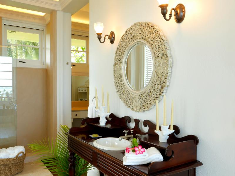 Villa Santosha , Long Bay  