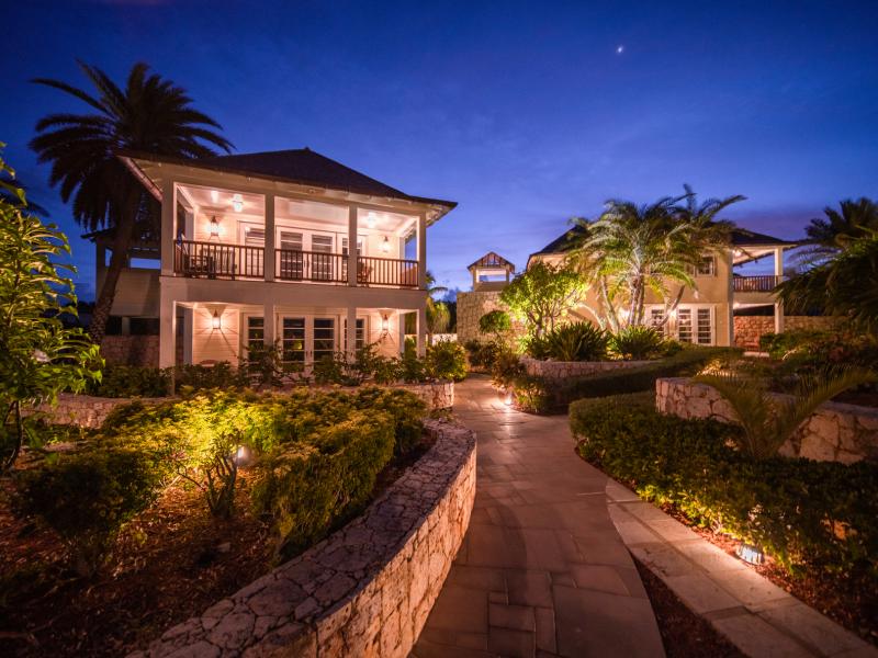 Villa Santosha , Long Bay  