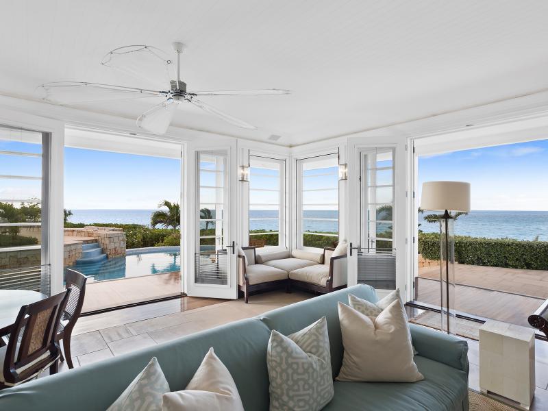 Villa Santosha , Long Bay  