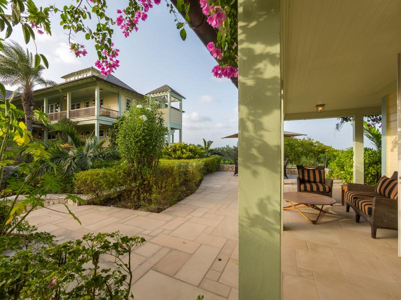 Villa Santosha , Long Bay  