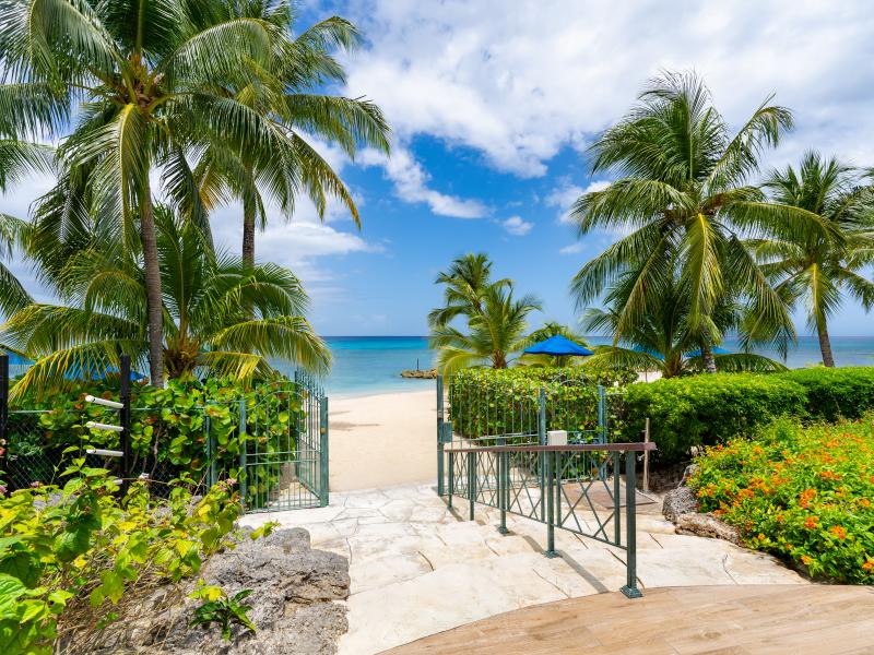 Schooner Bay 305-Penthouse , Beachfront villas Barbados , Schooner Bay , Speightstown , St Peter , West Coast Barbados  