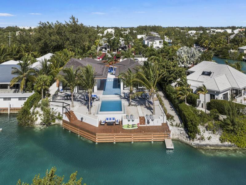 Aqua Solis Villa , Providenciales  