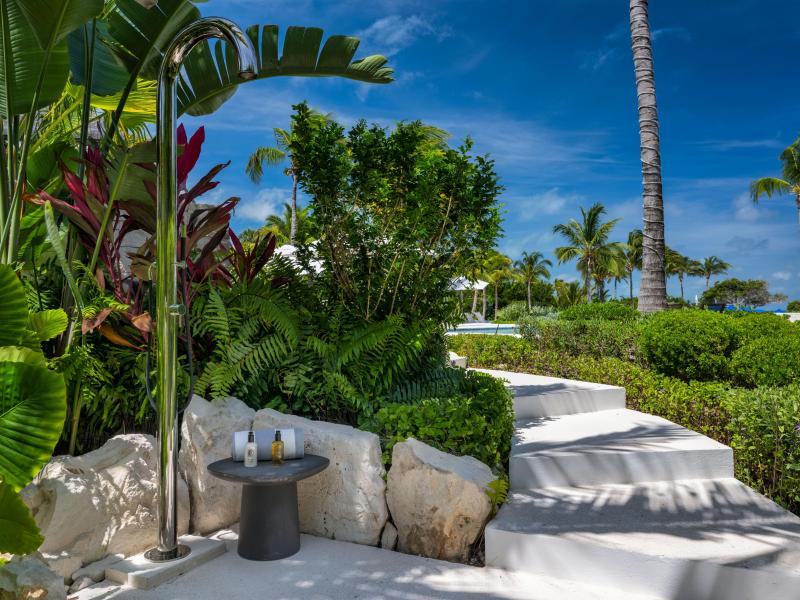Sea Breeze - Beachfront , Grace Bay  